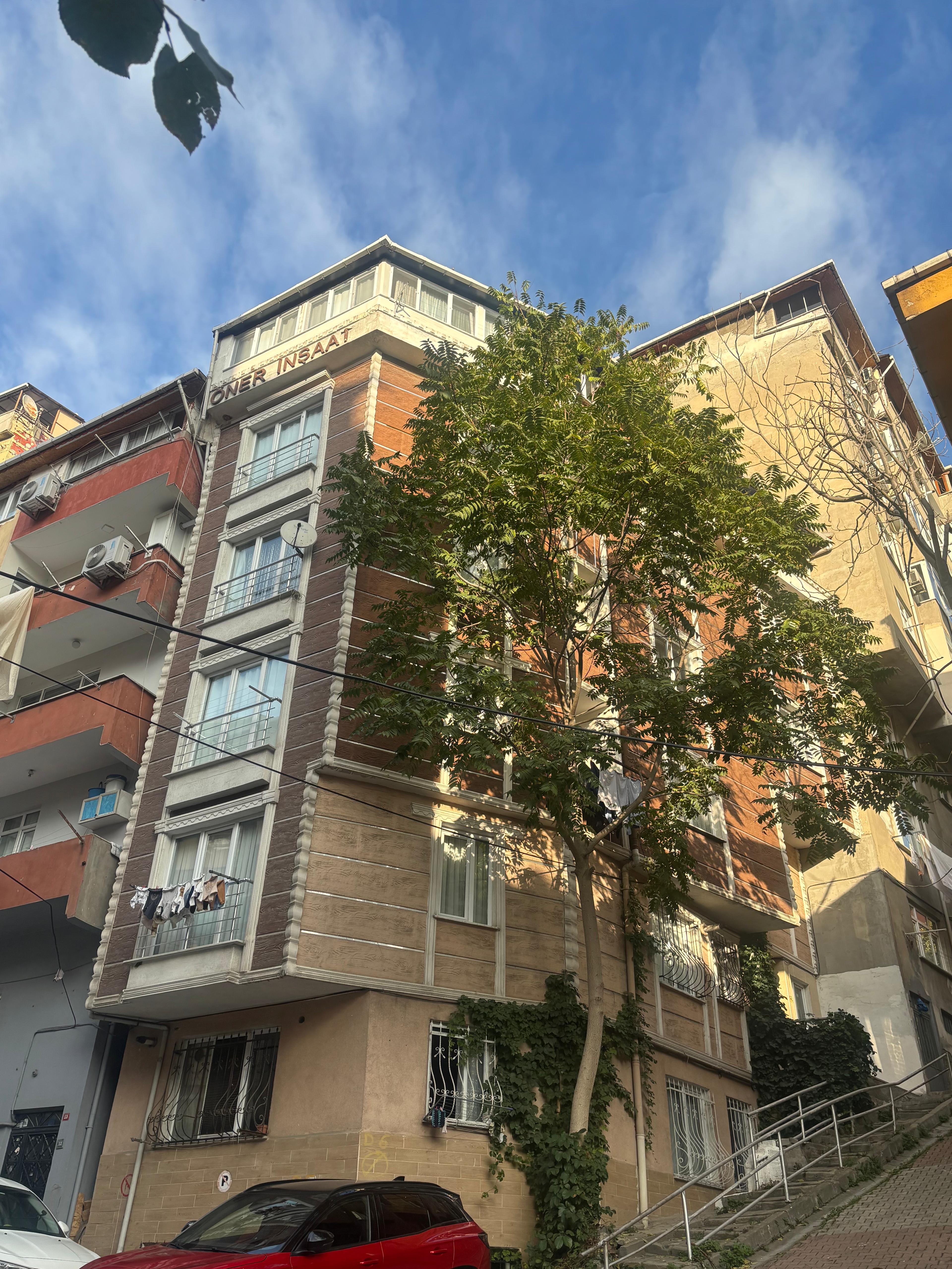 Seyrantepe Çolak Apartmanı dış cephe görünümü