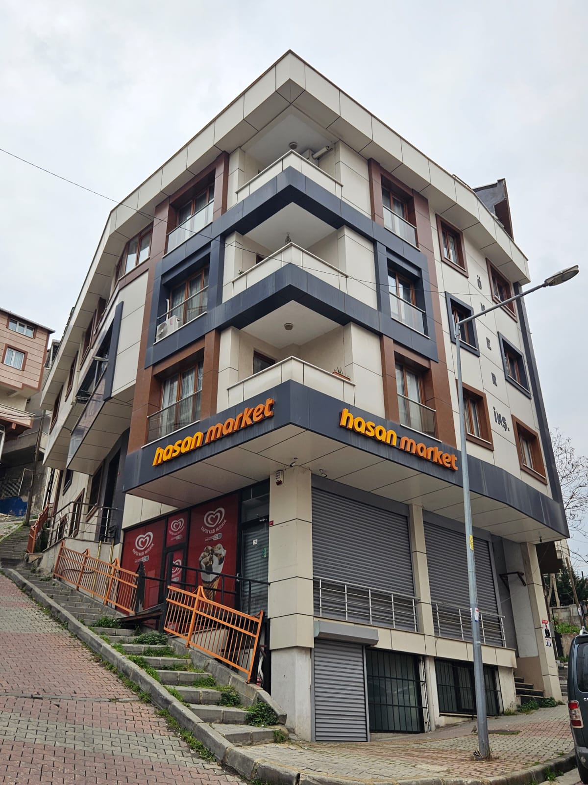 İstanbul Kağıthane Seyrantepe Özdemir Apartmanı dış cephe görünümü